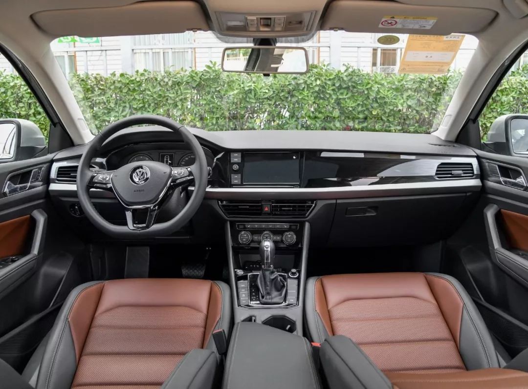 大众朗逸和宝来哪个更值得买,10万左右大众宝来和朗逸推荐哪款