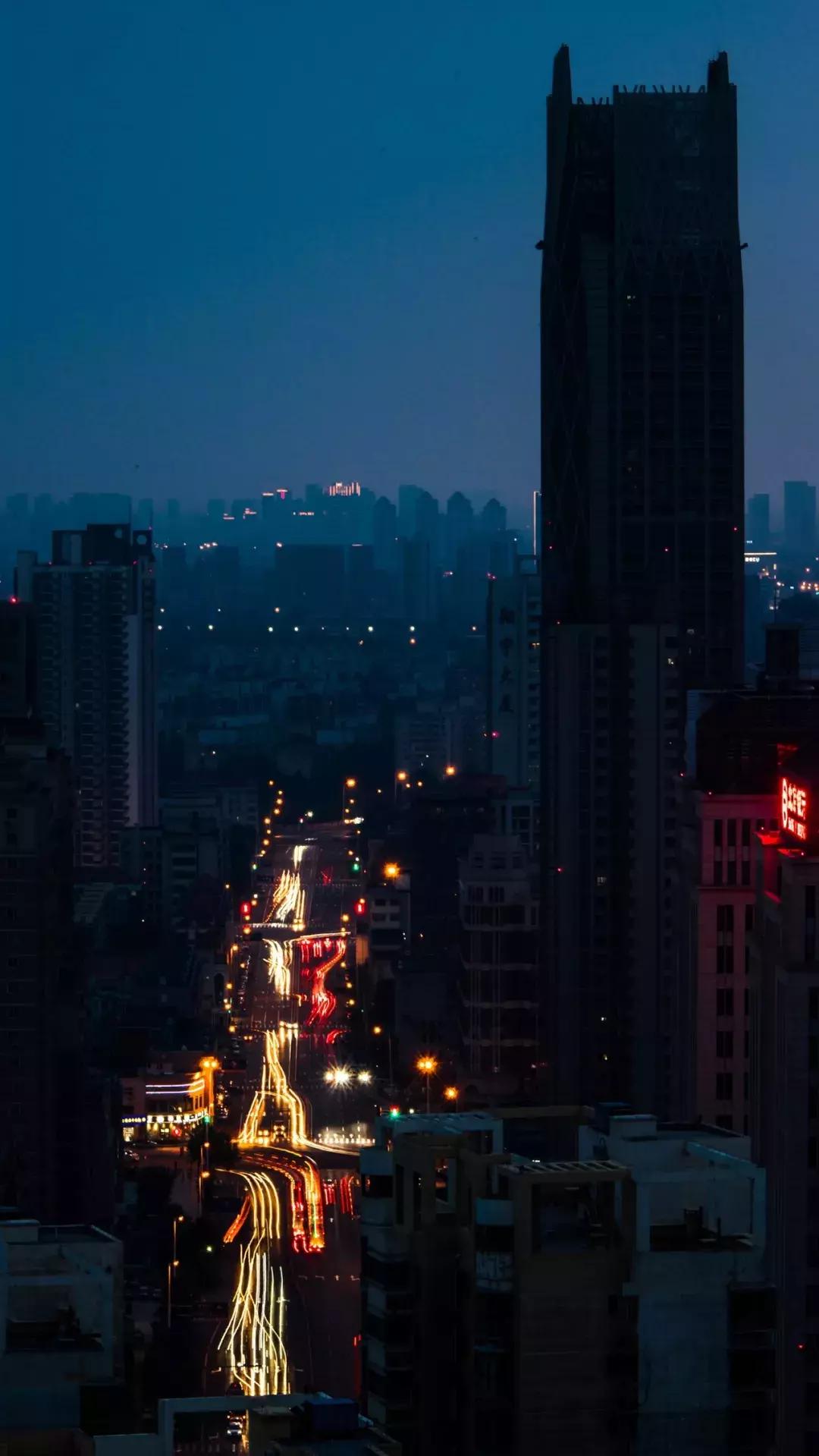 天津人八成有这样的朋友：浑身匪气说话冲肺管子，顾家又无微不至