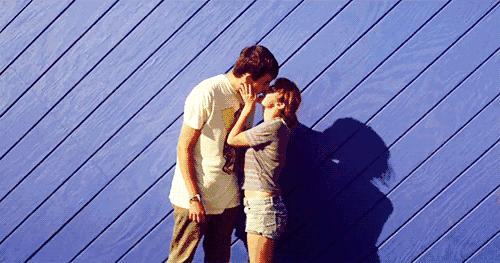 父母条件差我没钱结婚,男朋友妈妈嫌我家穷没钱买房子