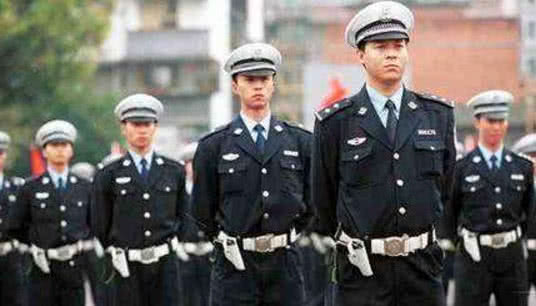 警察配枪丢失后，会受到怎样的惩处？看完才知原来这么严