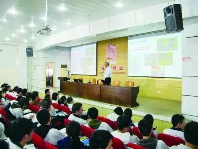 「江岸名校风采」武汉二中：优进精出之路全国名校学生高素质发展报告