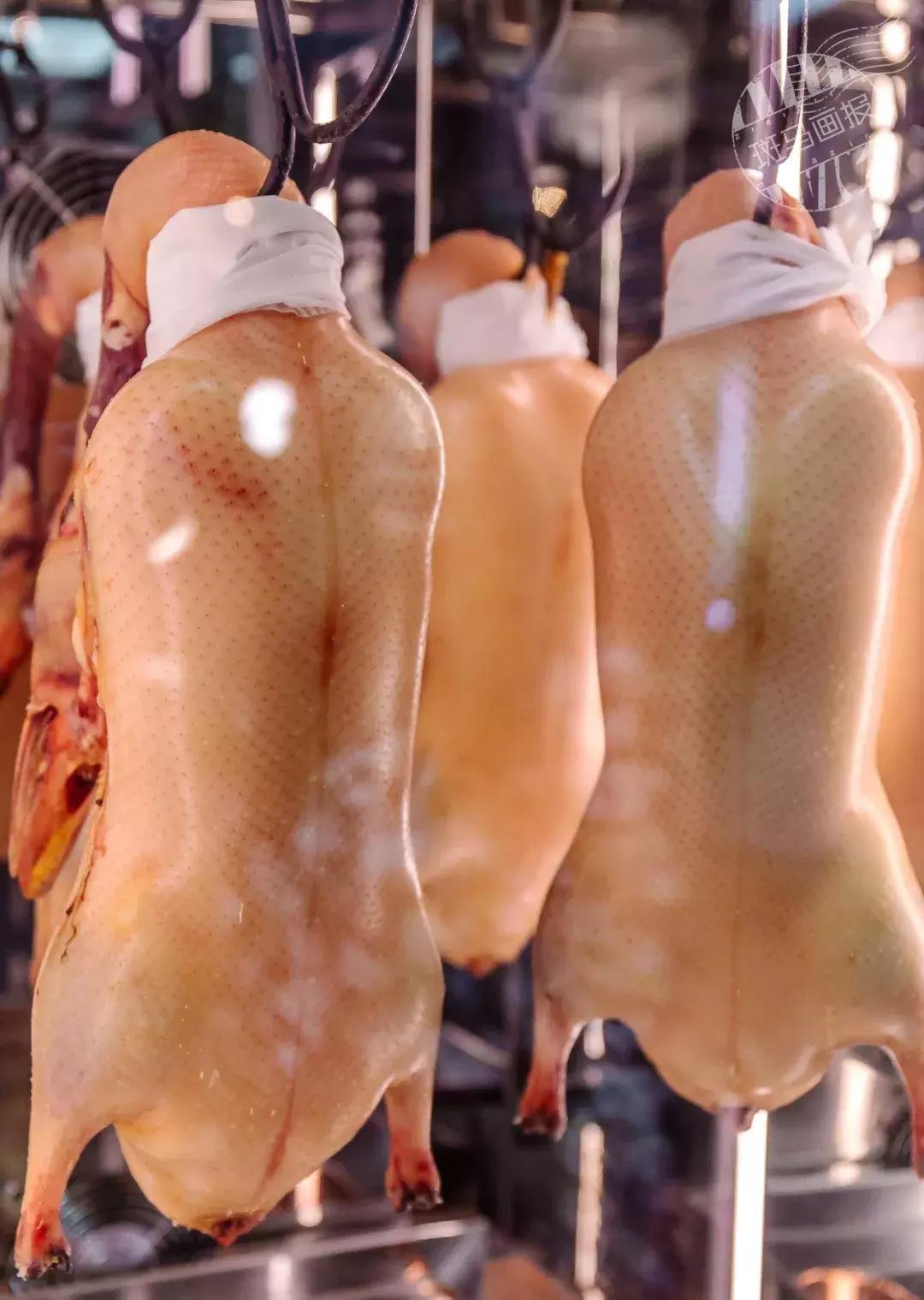 实探！全球第7家「奔驰餐厅」！什么都卖就是不卖车……