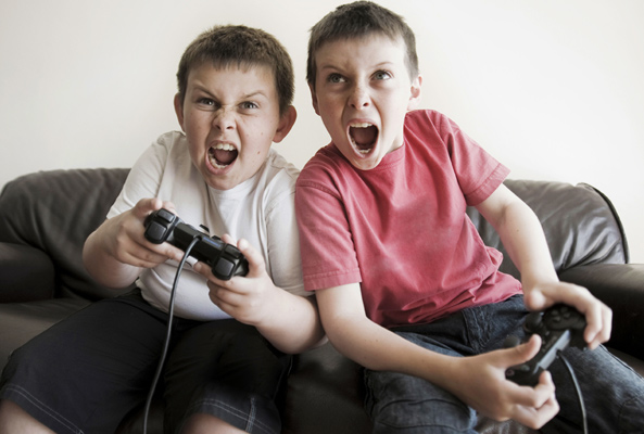 9岁英国女孩,9岁女儿沉迷游戏