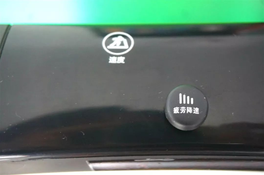 小乔咕咚合作款跑步机,小巧高颜值小乔智能跑步机体验