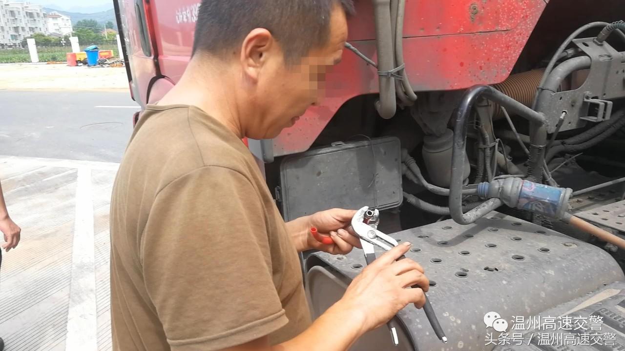 挂车气管断了应急办法,半挂车转弯拉断气管