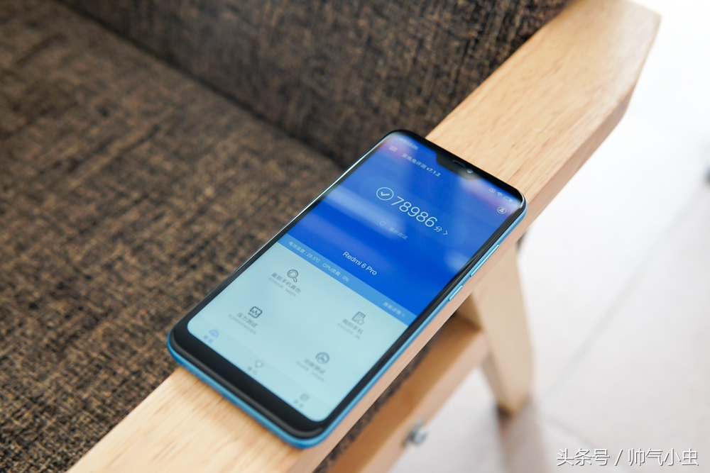 小米红米6pro全面屏手机,红米6pro吃鸡效果