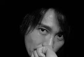 周星驰身患孤独绝症,憔悴老态:我让全世界笑过,岁月却没饶过我