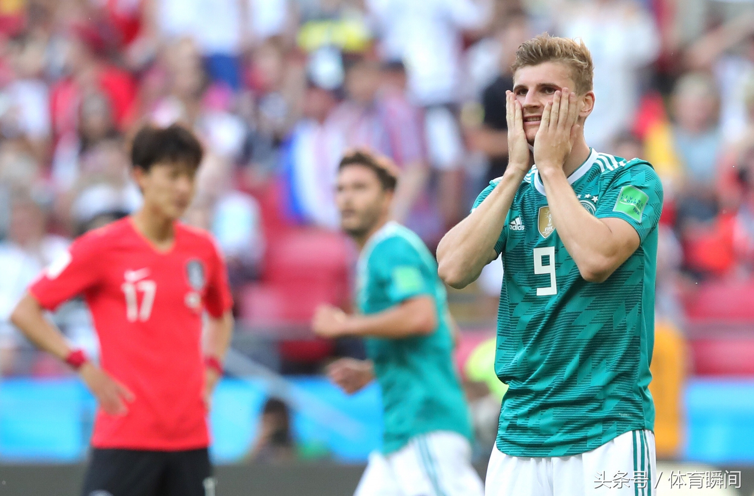 俄罗斯世界杯,将足球踢成了橄榄球,太极虎掀翻超级战车值得尊敬