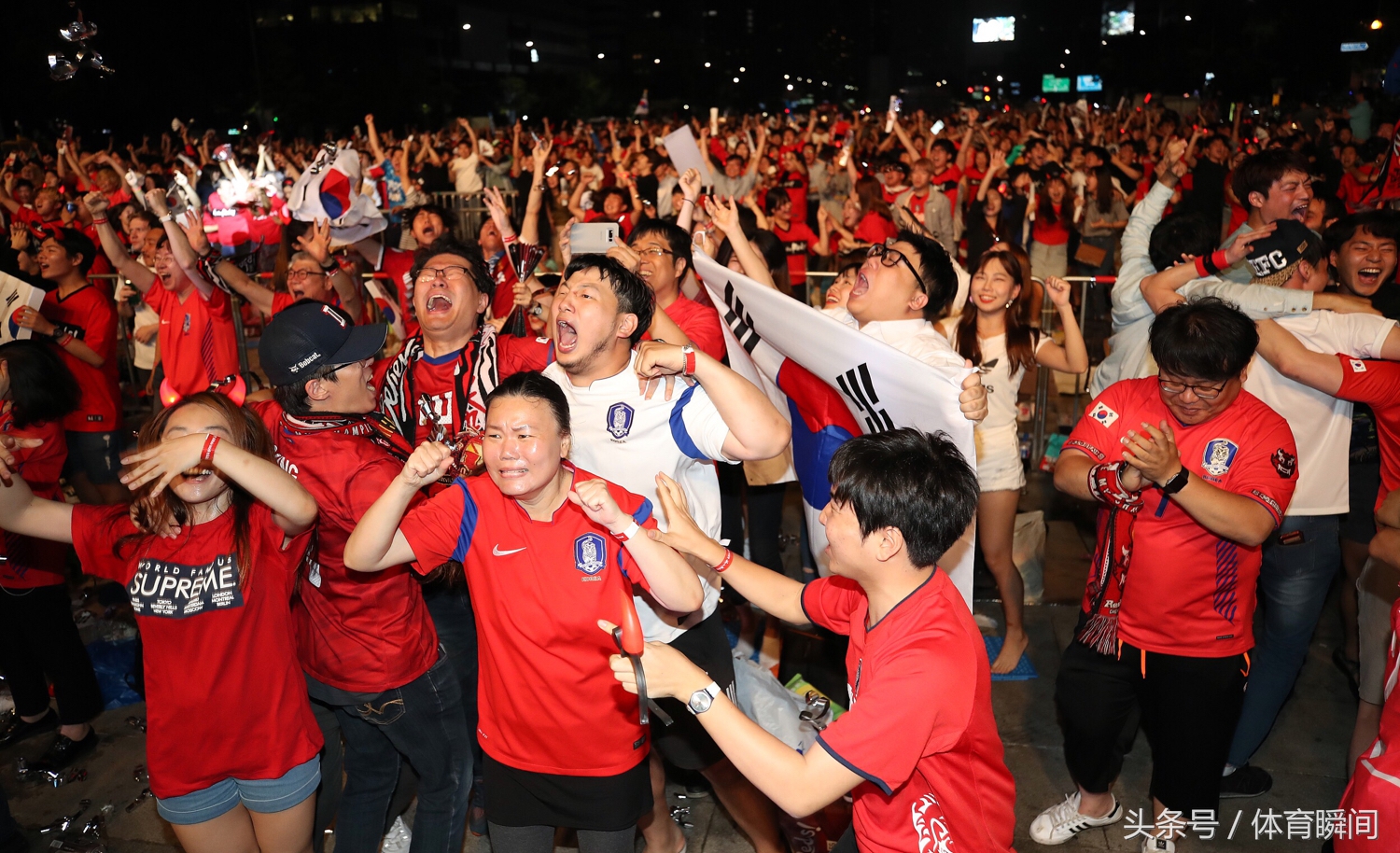 俄罗斯世界杯,将足球踢成了橄榄球,太极虎掀翻超级战车值得尊敬
