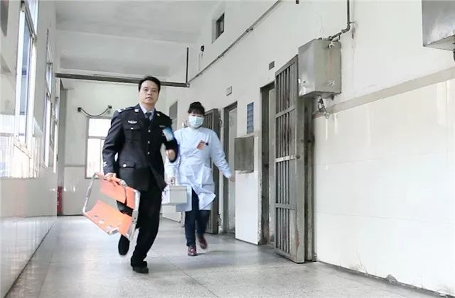 染上艾滋病24小时完成了自救,人工呼吸遇到艾滋病患者怎么办