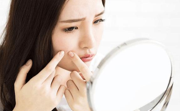 下巴长小脓包型痘痘怎么快速消除,下巴爱长痘有什么方法调理吗