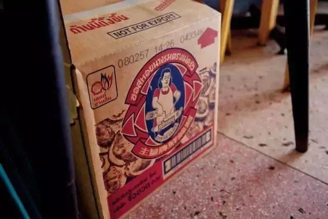 他用废纸箱做钱包，居然卖到600元，MUJI都叫好！