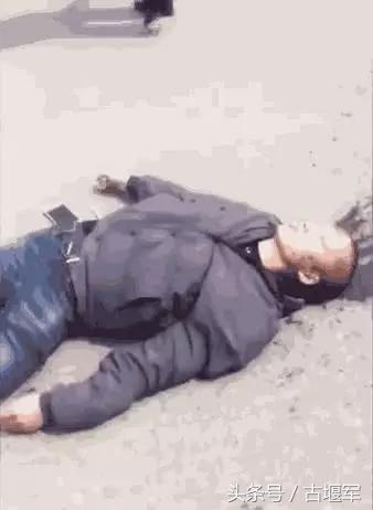 男子直播喝杀虫剂,男子作死喝风油精