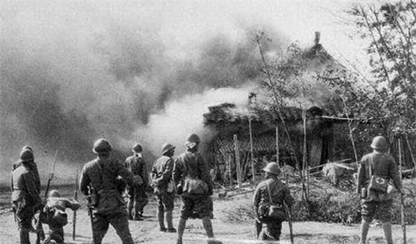 抗日战争士兵被日军酷刑,14岁女孩被日本兵抓