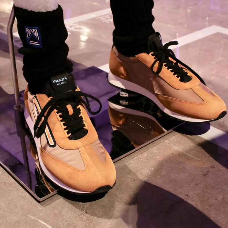 prada鍐嶇敓绯诲垪,prada鎹㈡帉闂ㄤ汉