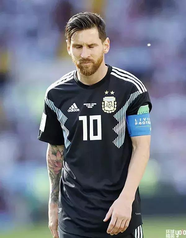 里奥梅西踢足球的视频,足球之王里奥梅西