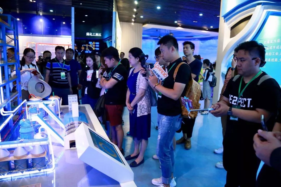 心泊塞上江南，钟灵毓秀贺兰！