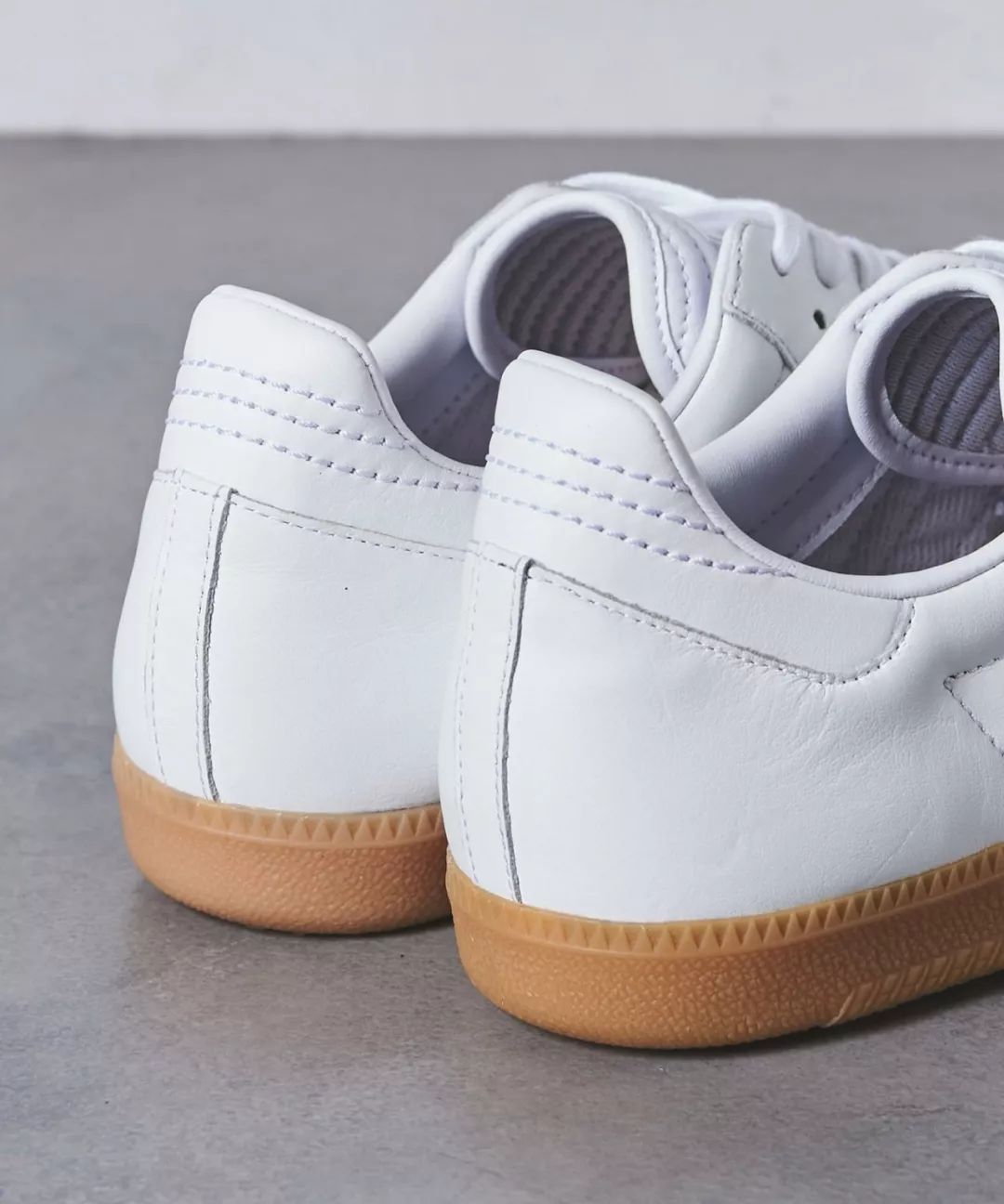 世界杯场上专业的足球鞋长什么样,世界杯的足球鞋是钉鞋么