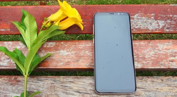 三星低头了，三星S8+价格又刷新，网友：买早了