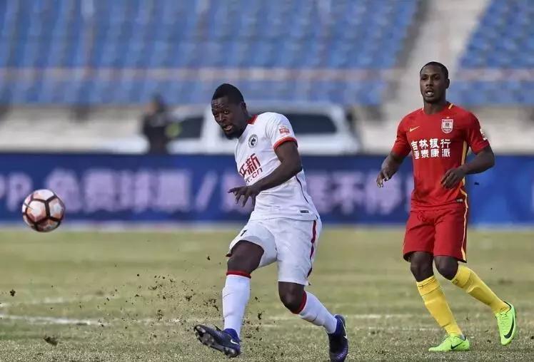 连白斩鸡都不如，这两支球队在世界杯上的表现比国足还差！