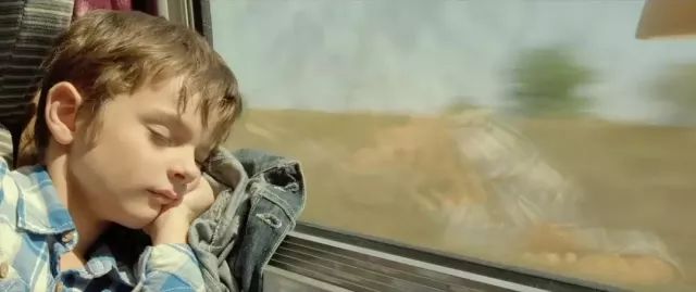 高冷大叔和小萝莉的故事，被法国人拍得这样随性感