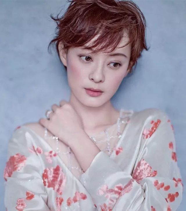 杨幂的刘海发际线,杨幂隐藏发际线的刘海