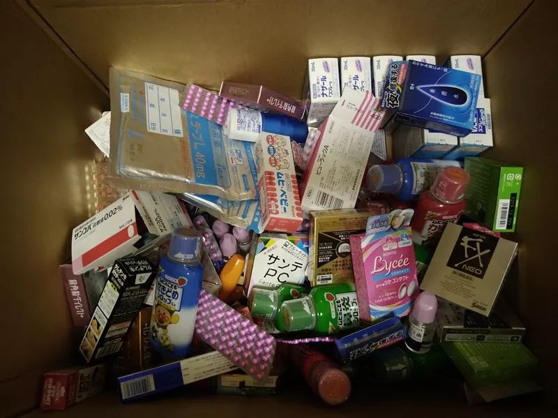 女子出国旅游被人抓走了,女人在境外逃跑失败被抓