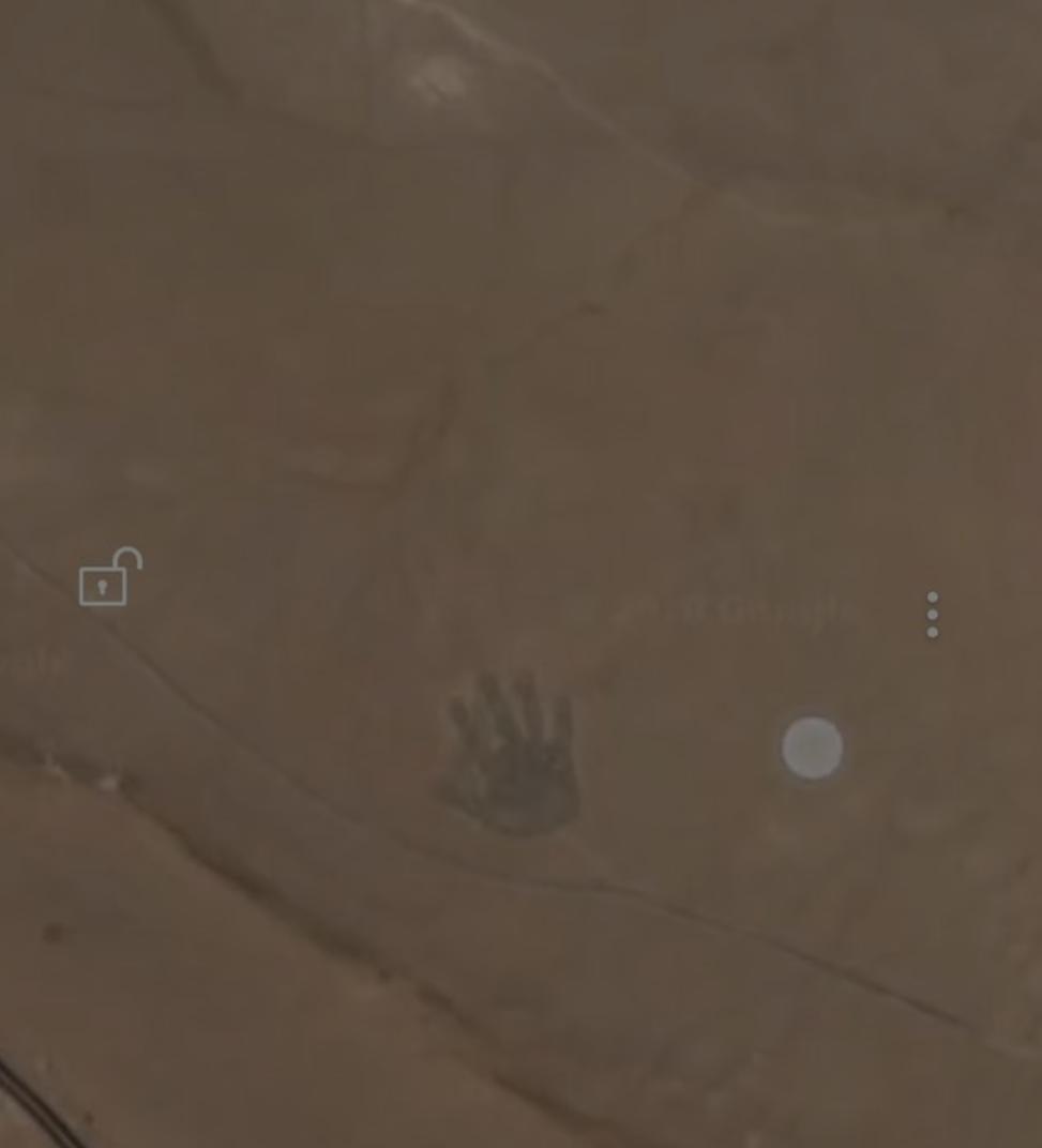 内蒙古巨型手掌怎么回事,内蒙古巨大手掌