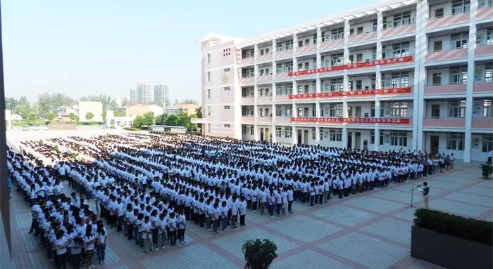 升学率高达一本100%的学校,高考分数近几年上升的学校