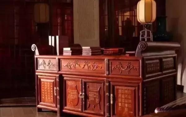 增加就业岗位和增加居民收入,增加就业提高居民收入