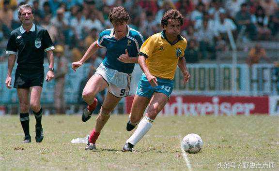 巴西足球世界杯最多的球员,足球巴西队拿了几个世界冠军