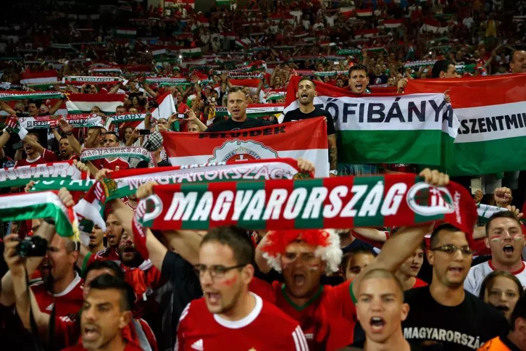 濂界悆鑻辨枃goodball,濂界悆鏄痭iceball杩樻槸goodball