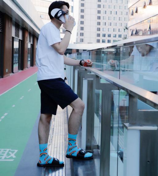 最火十款拖鞋,公认脚感最好的10双拖鞋