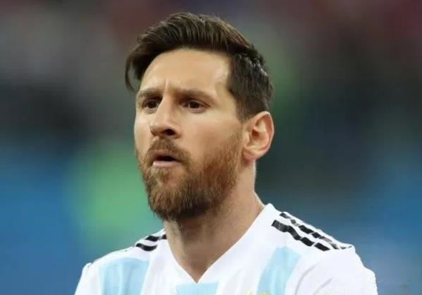 世界杯球星短发后背发型图片,今年世界杯足球球星奇怪头发造型