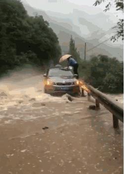 直击近段时间全国各地暴雨现场,直击多地暴雨汛情宜昌