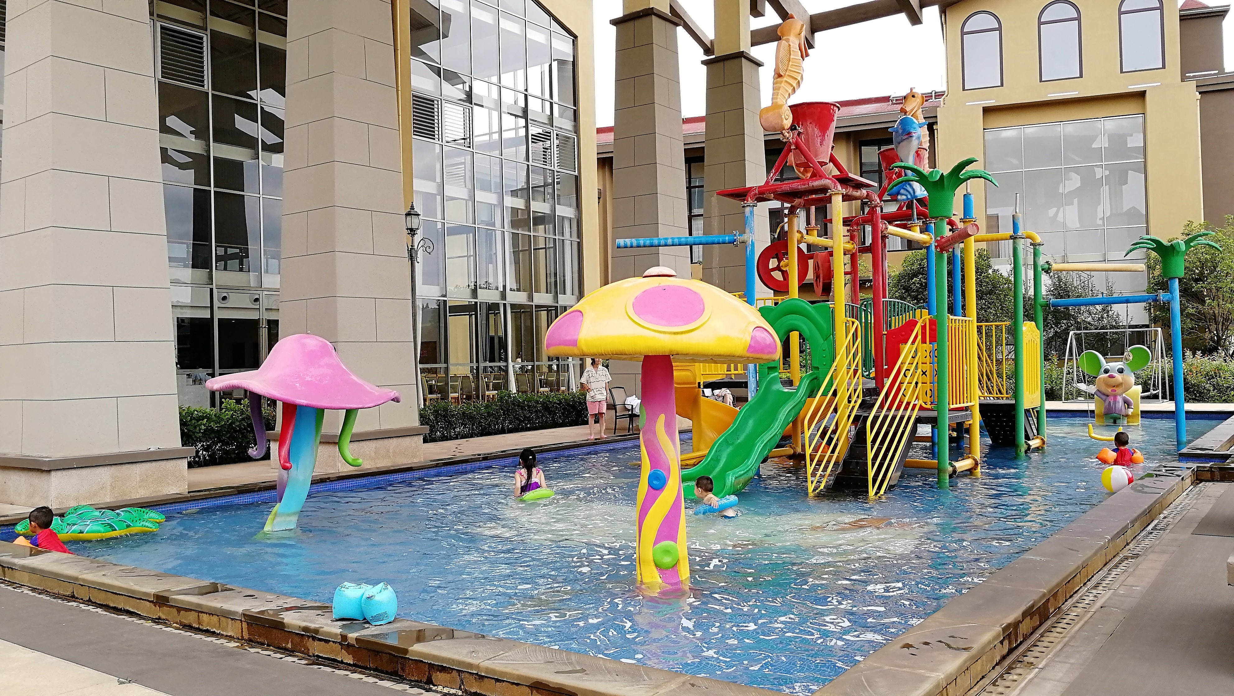 看花海，泡温泉，吃美食，这样的度假风你爱不爱？