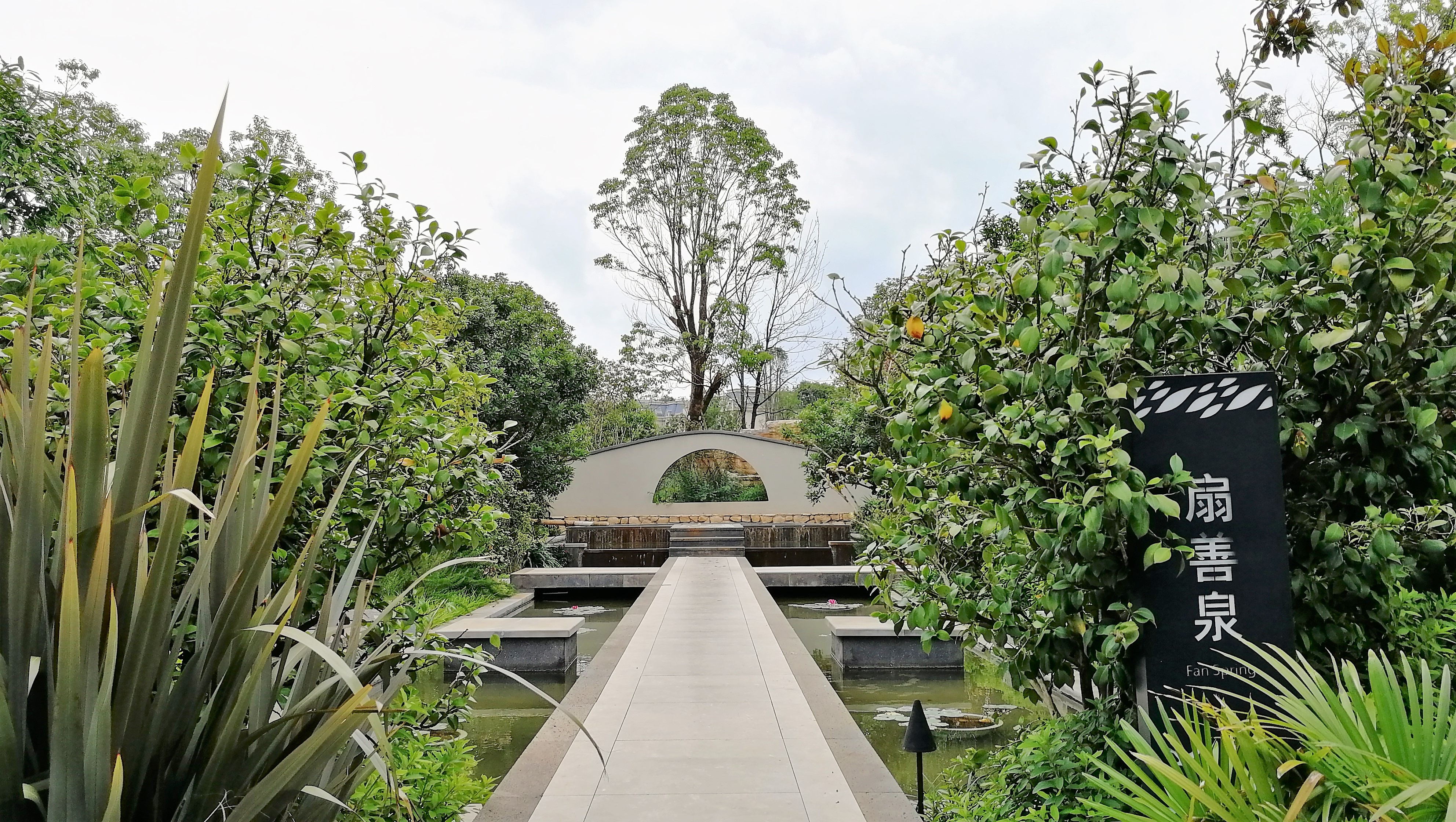 看花海，泡温泉，吃美食，周末就来这里！