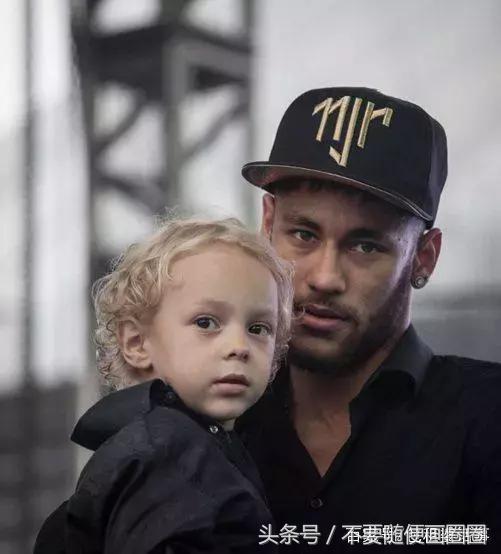 梅西大儿子煤气罐原图,梅西大儿子煤气罐小时候萌照