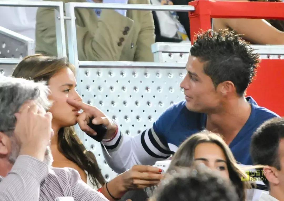 c罗和维密天使视频,c罗维密超模视频