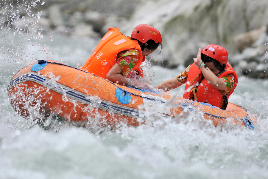 天台涂鸦村附近有哪些景点,天台峡谷漂流