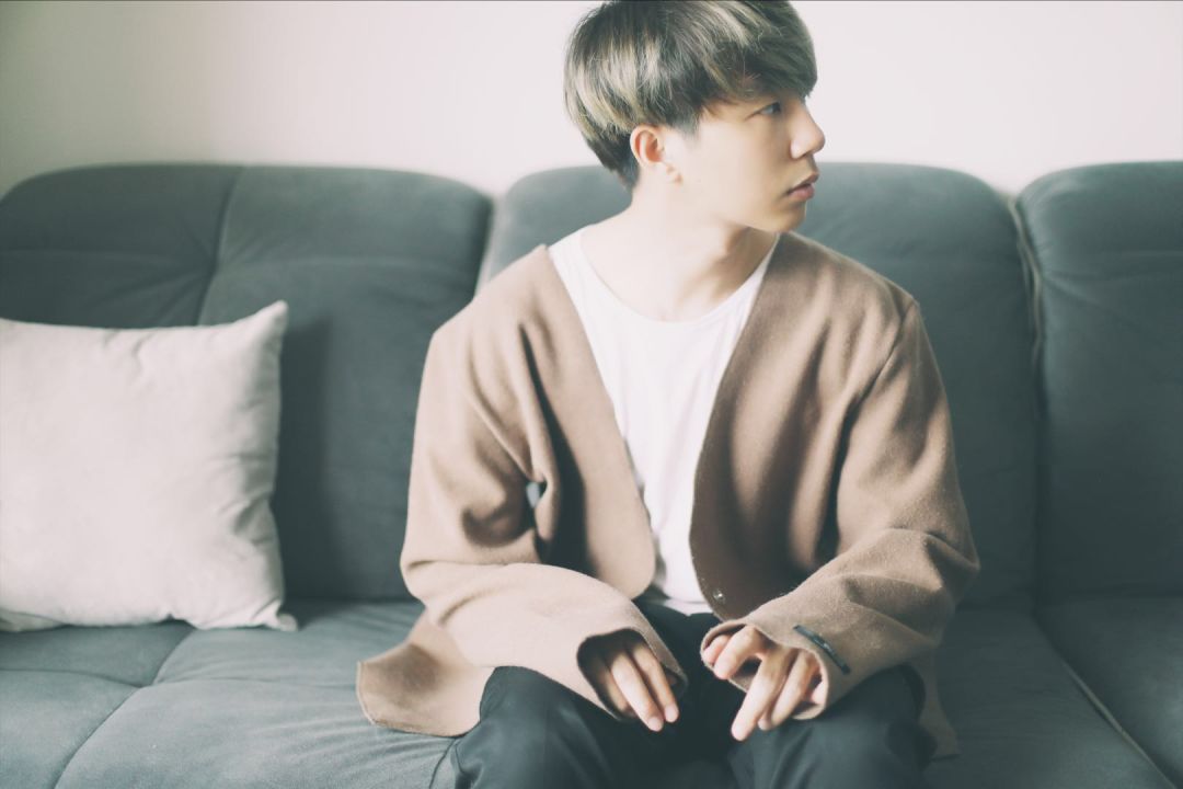 男子趁女友不在家偷偷化妆,男子趁女友不在家偷偷化妆原视频