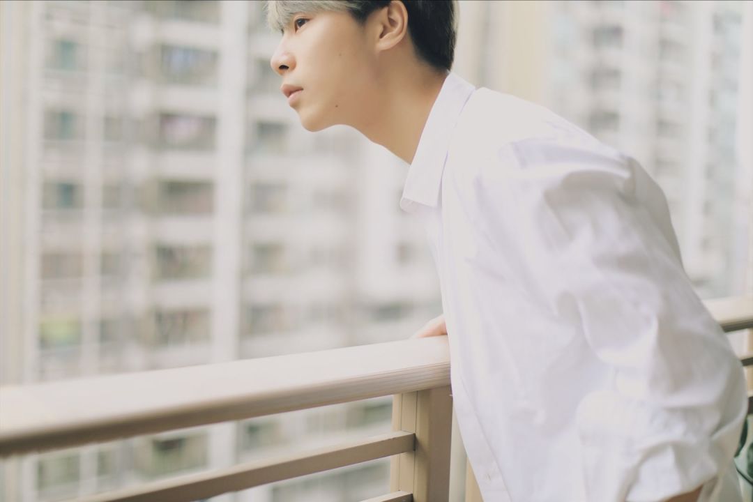 男子趁女友不在家偷偷化妆,男子趁女友不在家偷偷化妆原视频