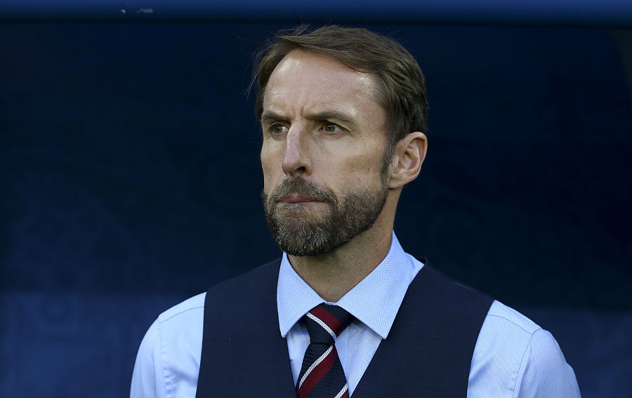 鍐犲啗瓒崇悆鐗╄2鐮磋В,鍒樿鐔欏鑻辨牸鍏颁笌鐟炲吀棰勬祴