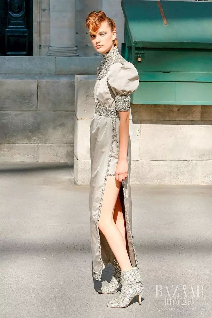 塞纳河倒映着埃菲尔铁塔,香奈儿的绝美高定