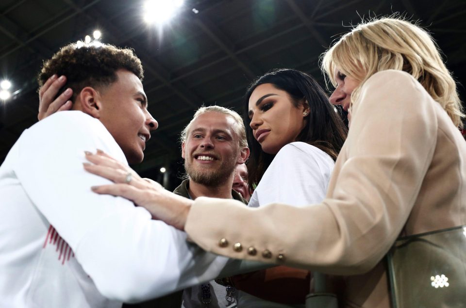 世界杯英格兰太太团在卡塔尔血拼,世界杯英格兰太太团来袭