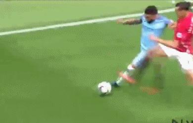 足球球星伊布是怎么火的,功夫足球代言人武僧佩佩