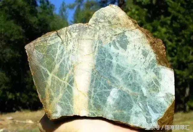 卖天然翡翠手镯的实体店,翡翠手镯出售渠道哪里最好