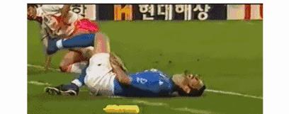 韩国人踢球犯规,韩国足球球员素养