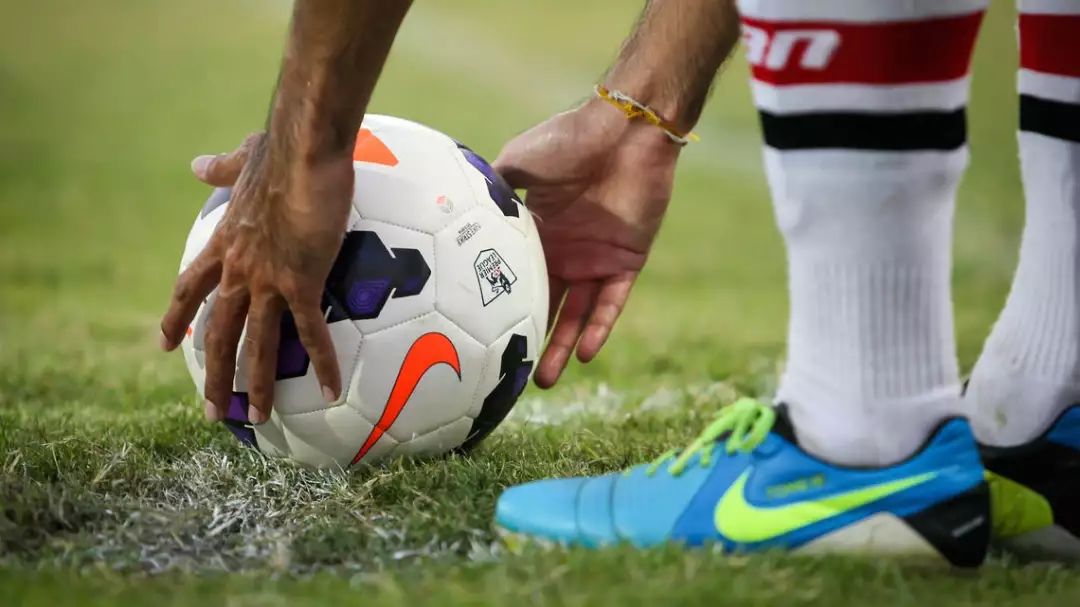 优衣库费德勒联名,uniqlo优衣库费德勒