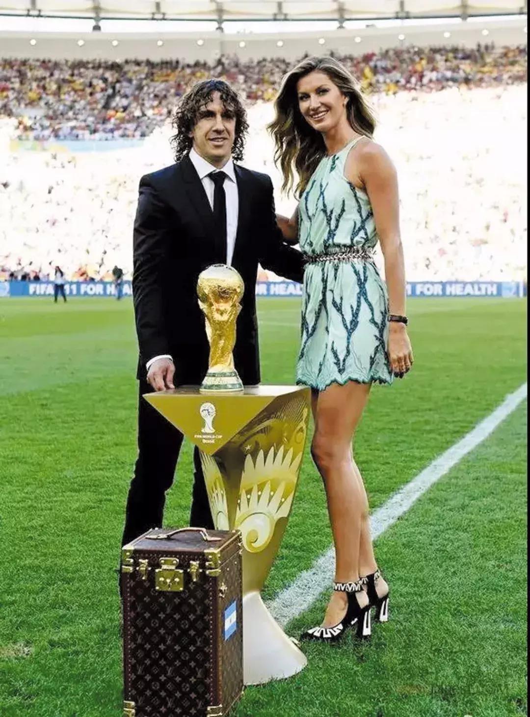 足球的艺术字简单,足球的艺术作文